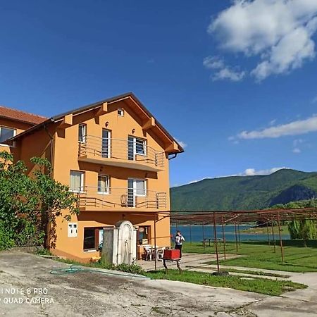 Apartmani Scit Prozor Buitenkant foto